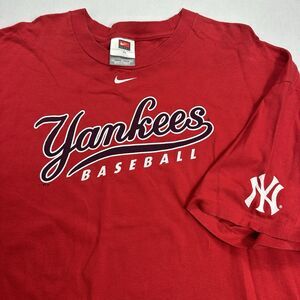Vintage Nike Center Swoosh New York Yankees T-Shirt Red Size XL